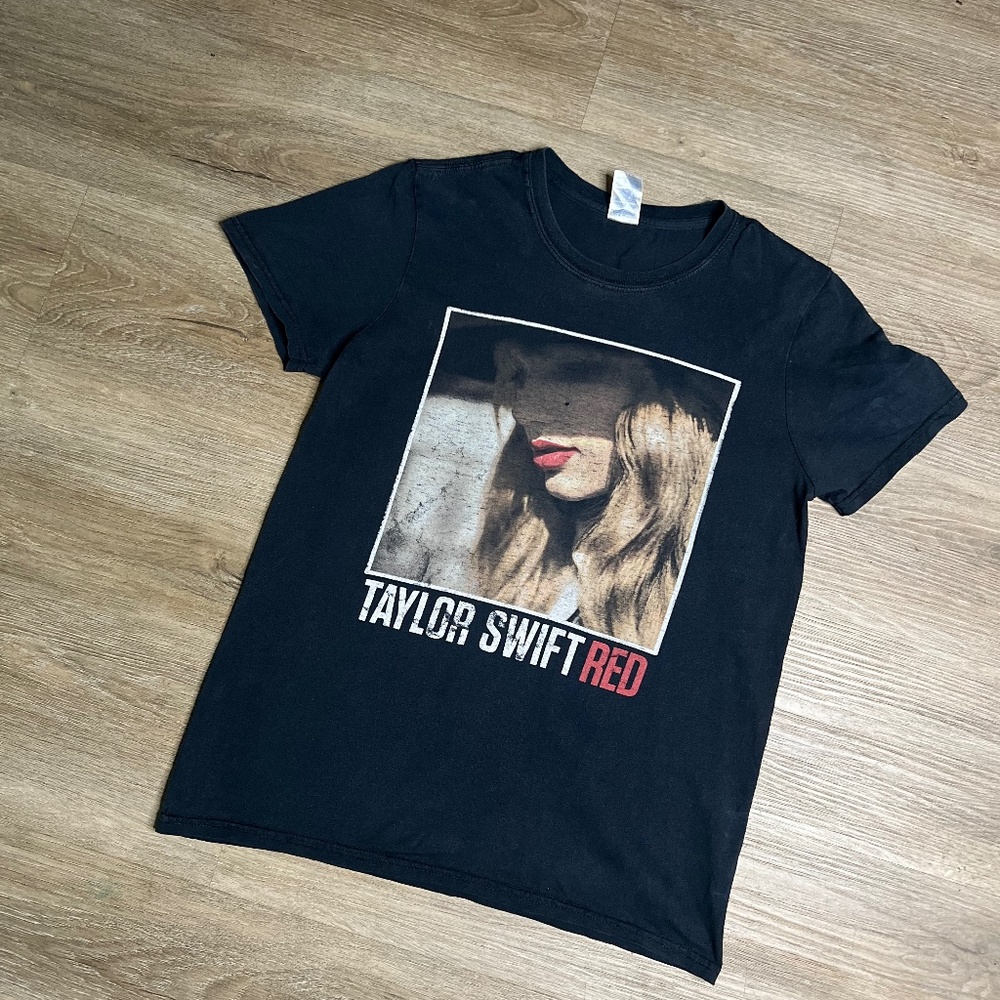 Taylor swift shirt